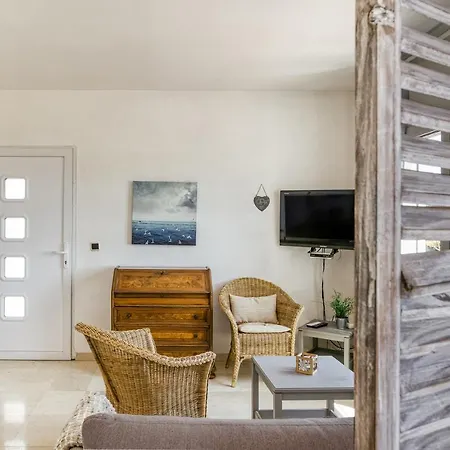 Art- Revilla Tacke A Apartment Empuriabrava